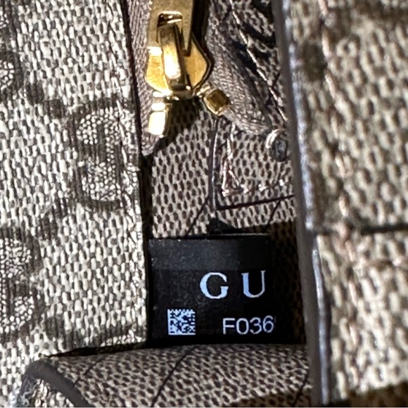 Gucci Small Hourglass Balenciaga Hacker Project Bag with Strap - Picture 15 of 15